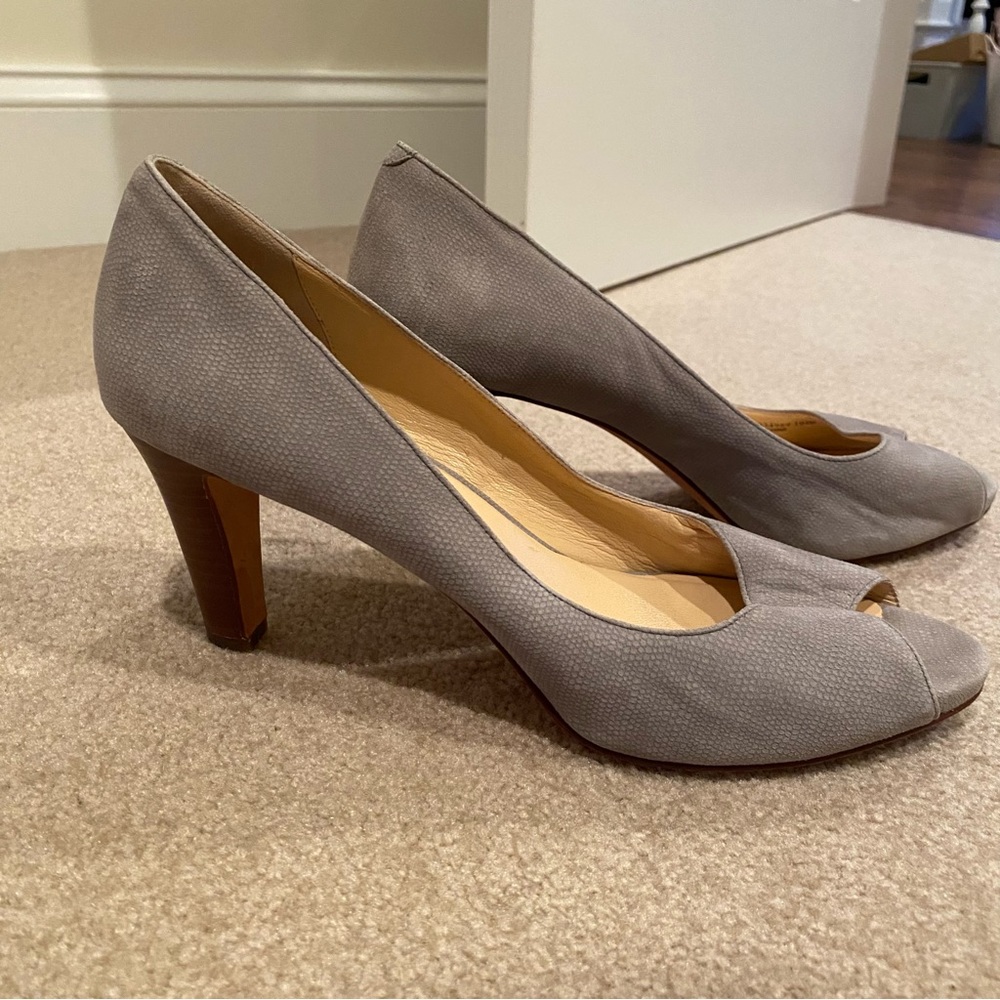 Cole Haan Drado Peep Toe Pump in Grey Suede